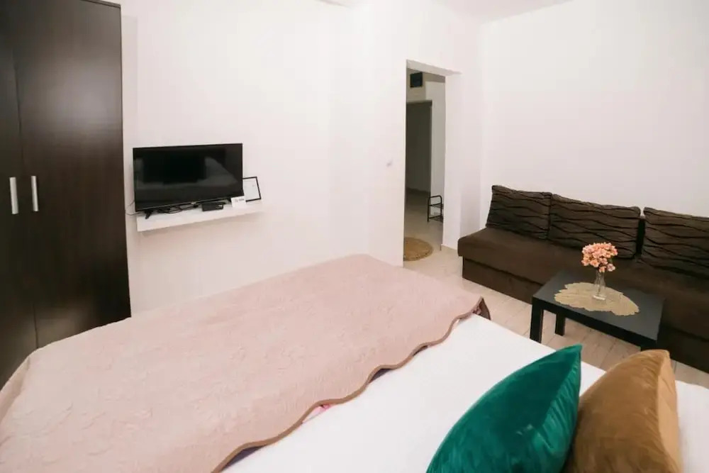 Room-comfort Apartment With Sea View & P