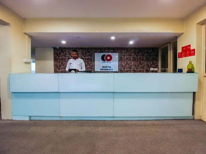 Capital O 68918 Sravya Grand Residency