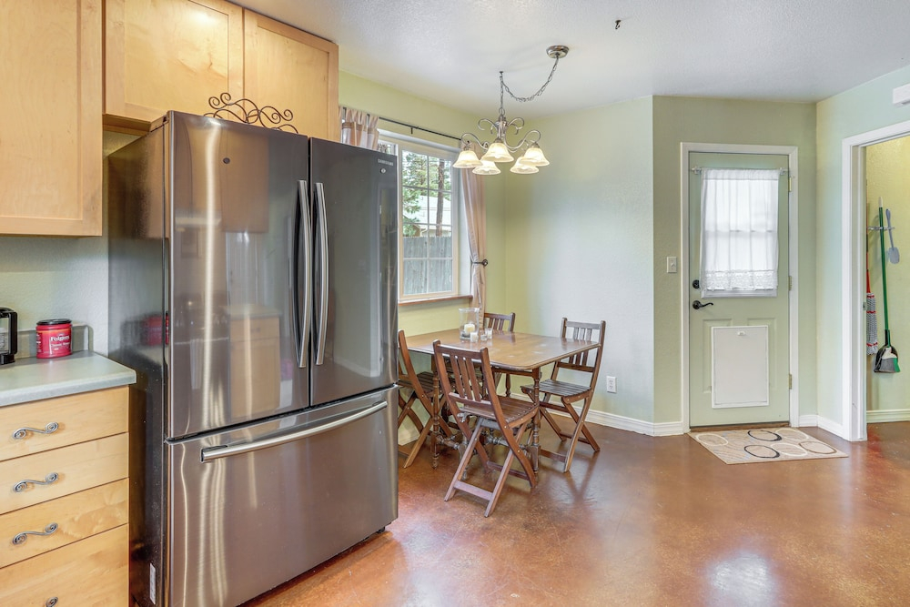 Explore the Coconino Forest! Flagstaff Cottage