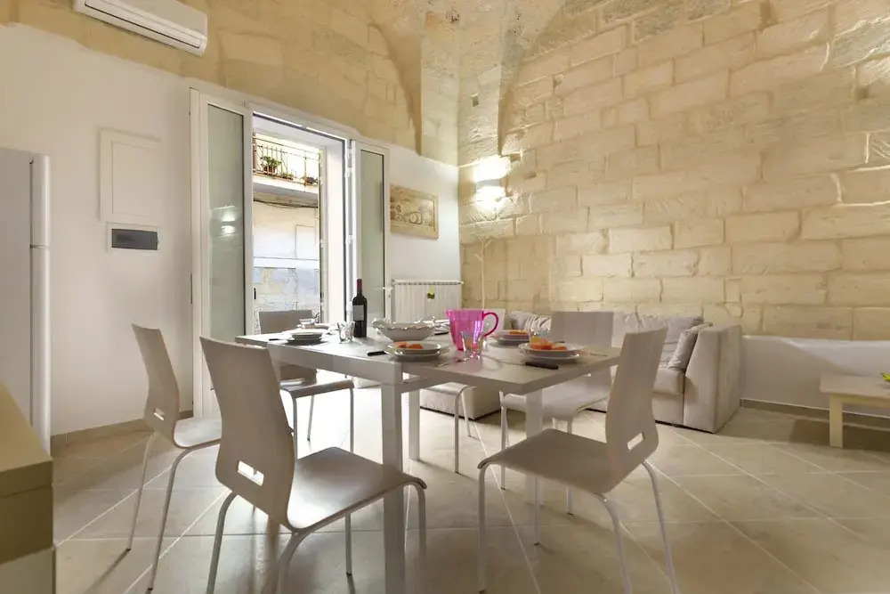 2102 Casa Leccese by Barbarhouse