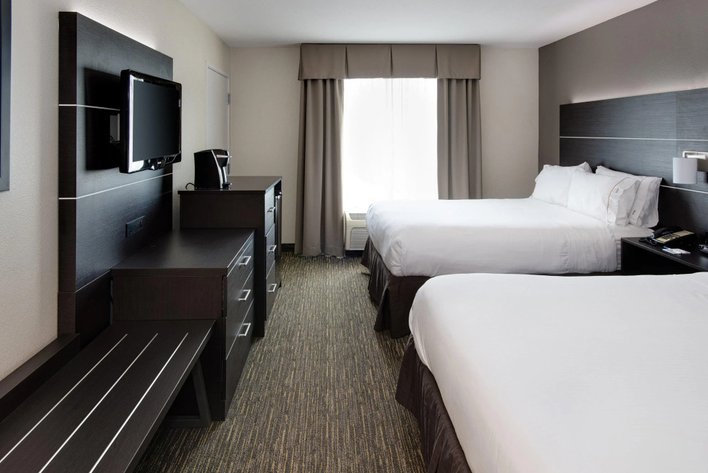 Holiday Inn Express & Suites East Wichita I-35 Andover by IHG