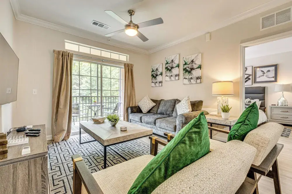 10 Mi to Disney World: Modern Condo w/ Resort Pool