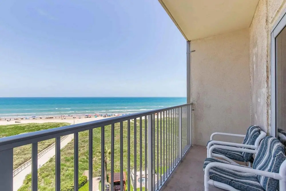 Aquarius Condominium 1001