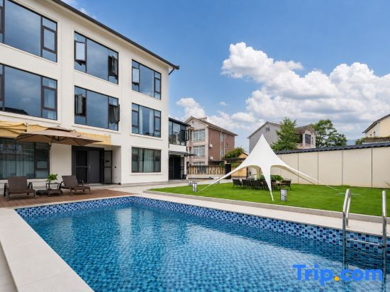 Xidu Xiaozhu · Stream Tracing Swimming Pool Vacation Boutique Stay