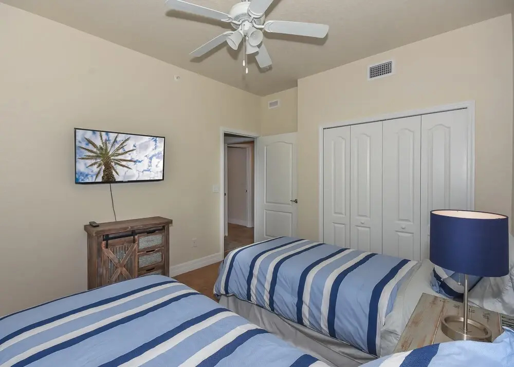Large Corner Unit at Ocean Walk With Sneak Peak of the Ocean Ow20-501