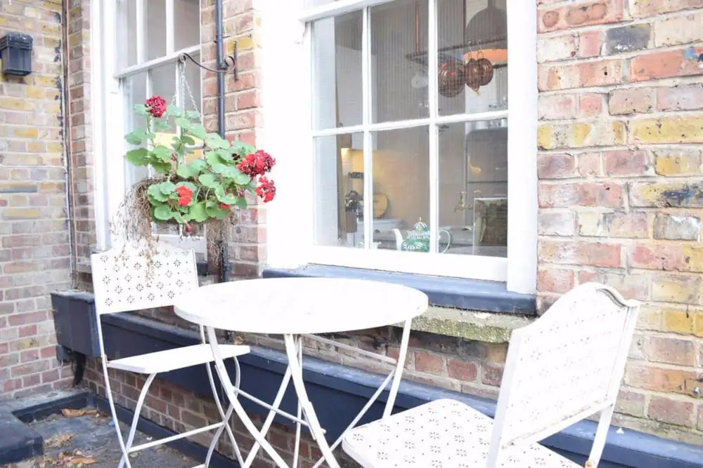 2 Bedroom Property Close to Stepney Green Station