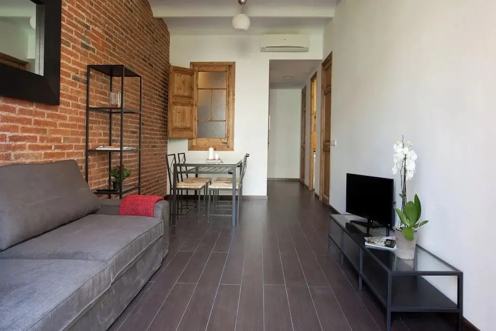 Ideal family Apartment by Sagrada Familia with balcony and wifi
