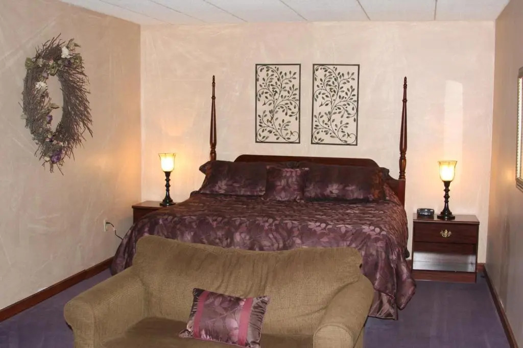 Gladstone Inn and Suites