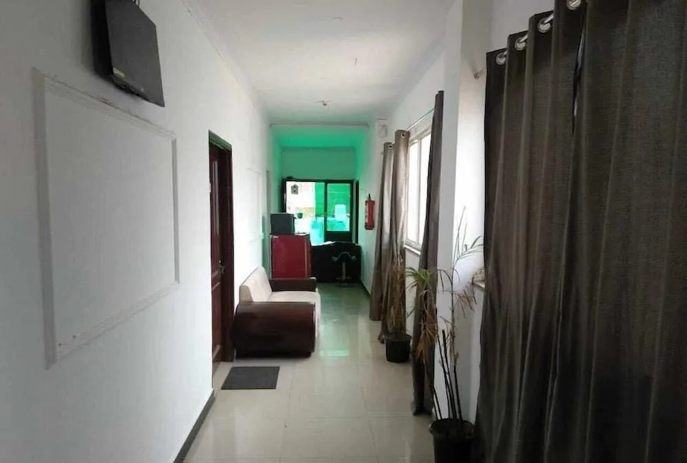 Hotel Red Stone