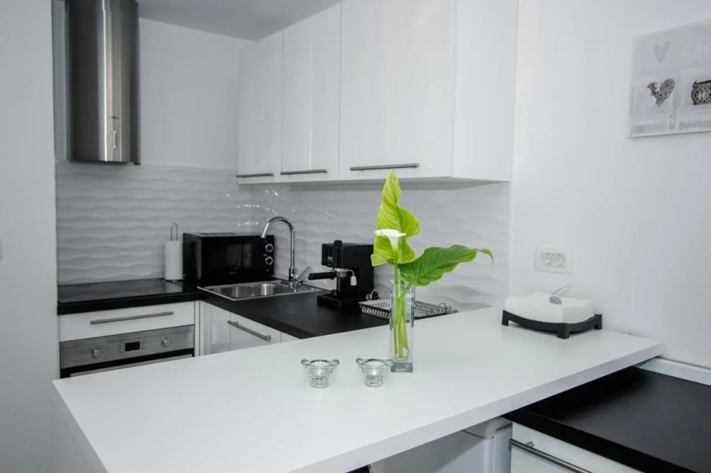 Luxury Studio Apartment White Sensation