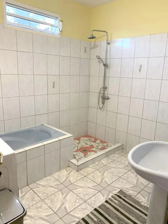 House With 2 Bedrooms in Le Moule, With Furnished Garden and Wifi