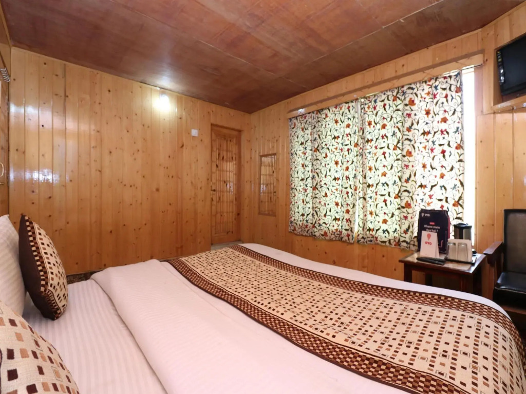 Oyo 18770 Hotel Indian Palace