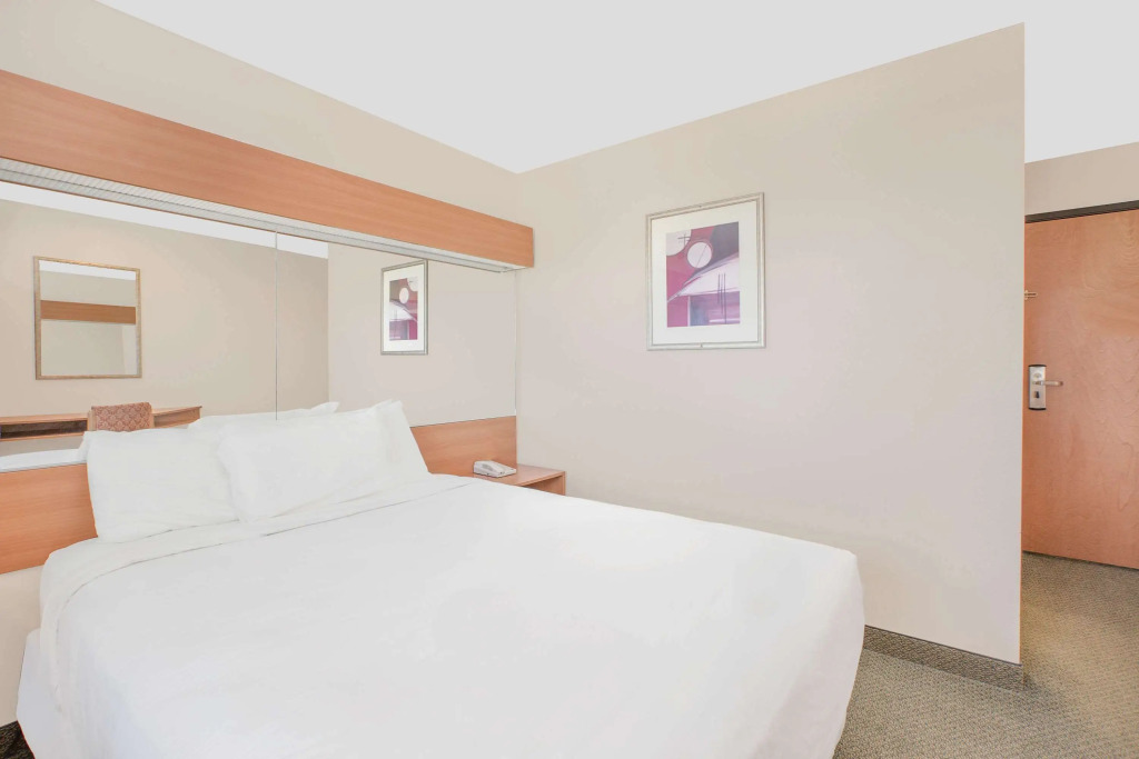 Microtel Inn & Suites by Wyndham Colfax