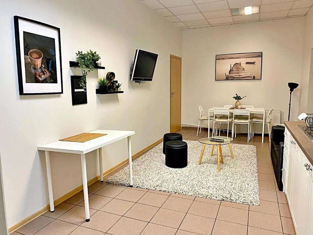 City Centre 3BD Apartment by Hostlovers