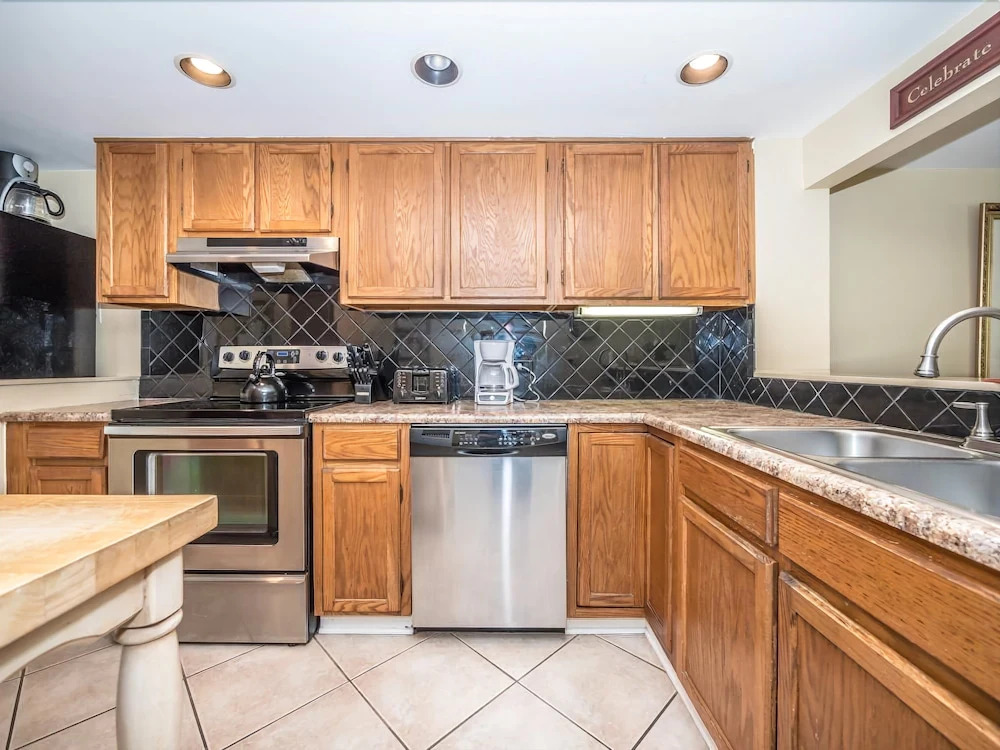 Greens 125 - Three Bedroom Condo