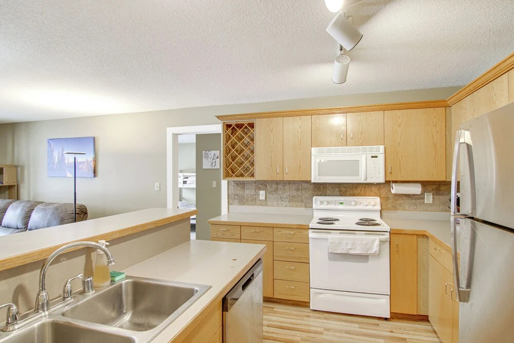 First-floor Big Sky Condo With Hot Tub!