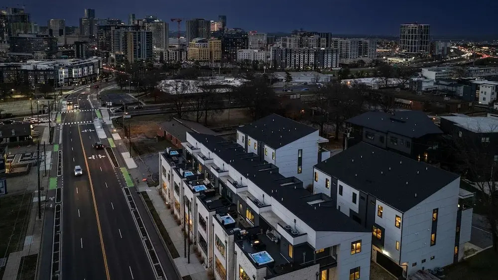 Urban Row - Rooftop Hot Tub - Heart of Gulch