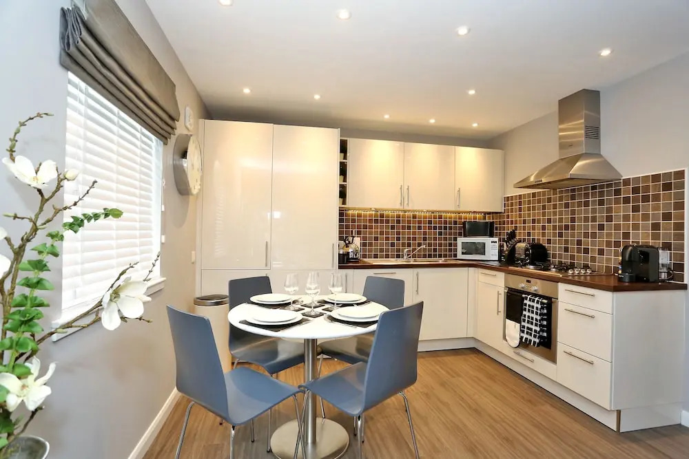 Town & Country Apartments -Priory Park