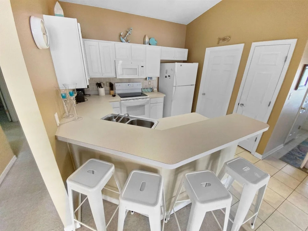 Maravilla Beach House by Destin Getaways