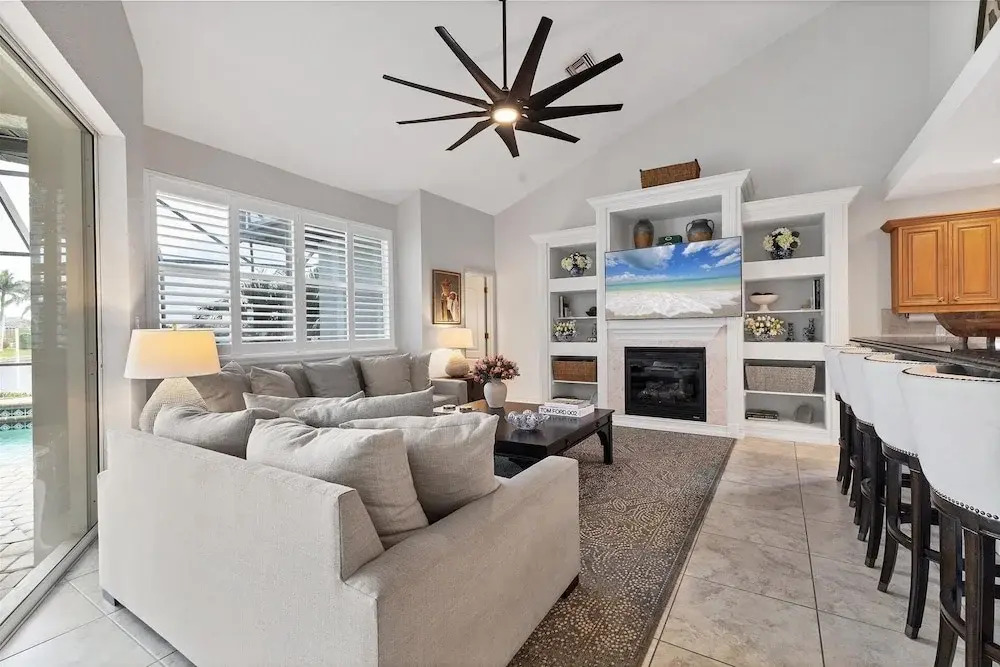 Punta Gorda Isles 4-Bedroom Private Pool Home on Canal 4 Home