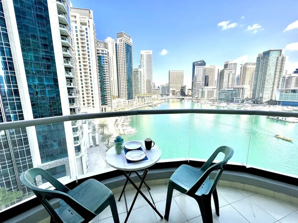 Whitesage - Marina Gem, Fancy Apartment with Waterfront Views, Dubai