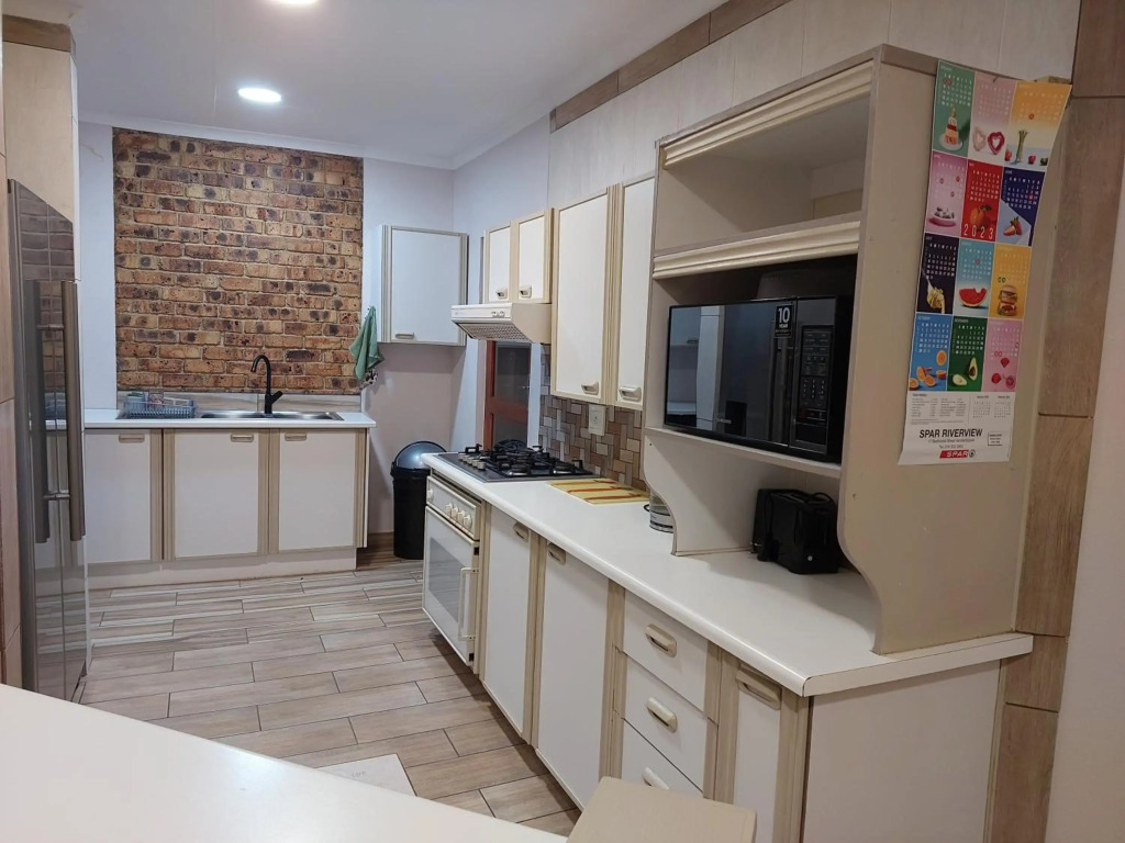 Twins Guest House Astoni