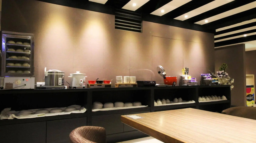 J-HOTEL