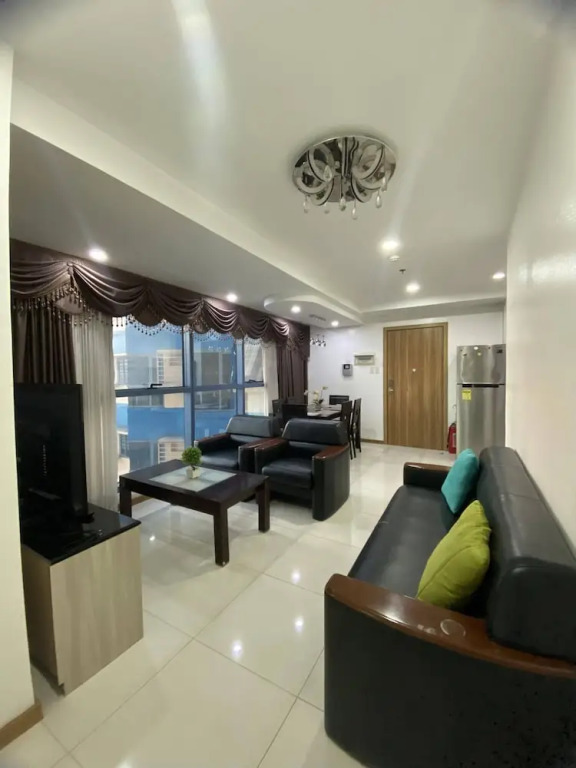 Cozy Condo near US EmbassyErmita Manila/ Roxas blvd/ Dolomite beach