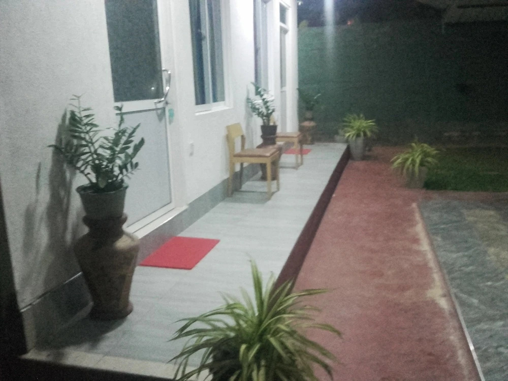 Araliya White House