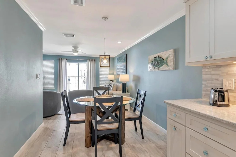 Poolside Villas 106 - Updated beachfront condo on Holiday Isle in Destin