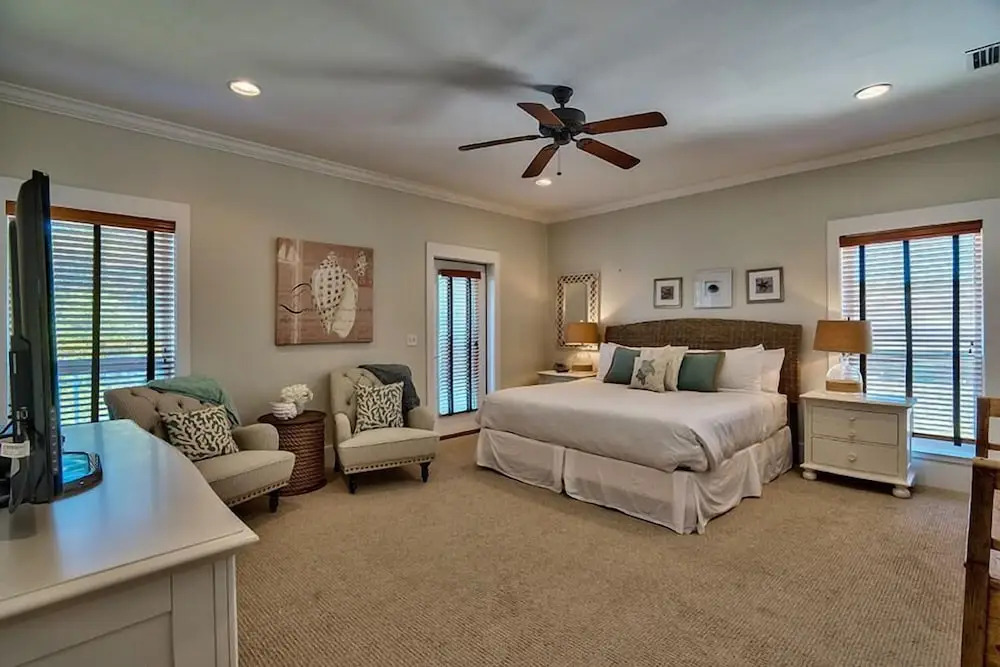 Peaceful Pelican 6 Bedroom Holiday Home by Five Star Properties