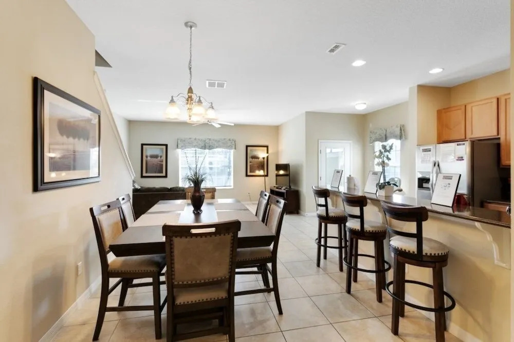 5 Bed 4 Bath Town With South Facing Pool 5 Bedroom Townhouse by RedAwning