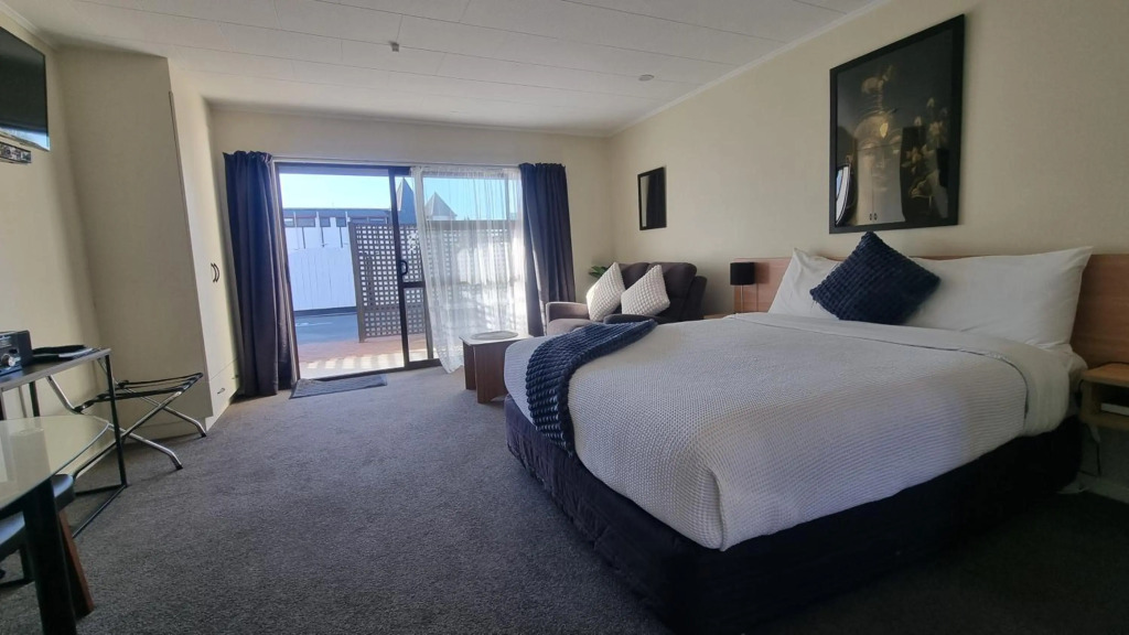 Tudor Lodge Motel