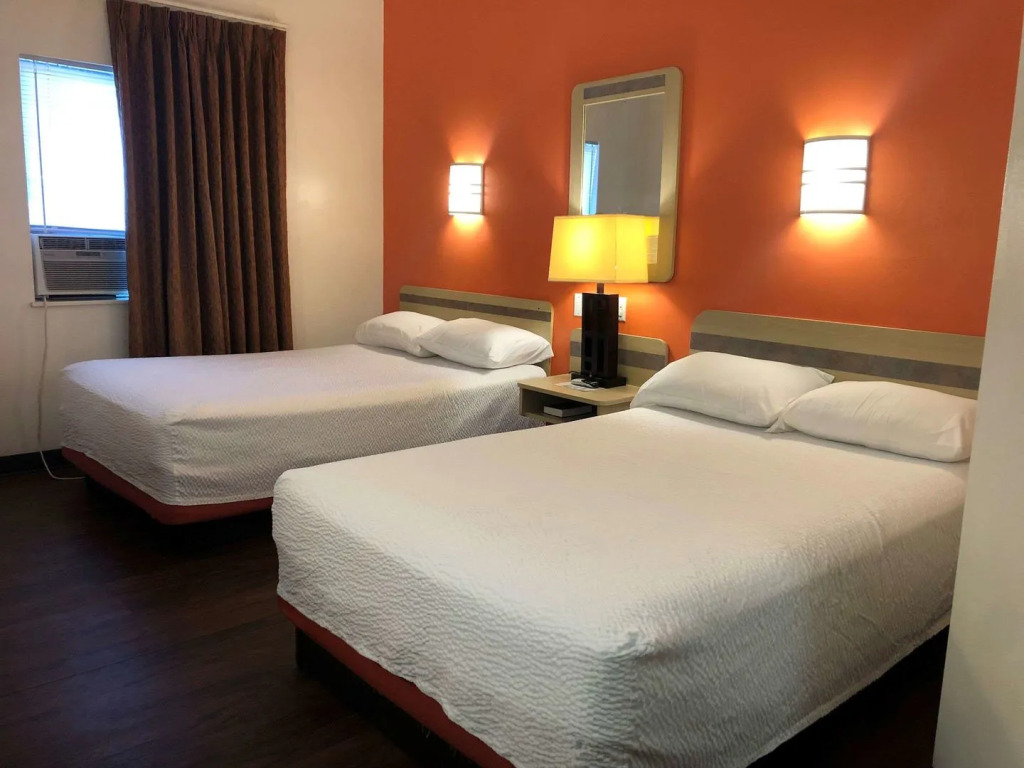 Sleep Inn & Suites