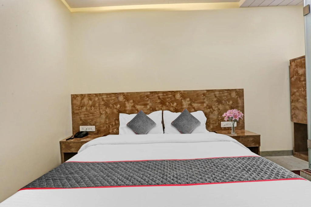 Collection O 80650 Hotel Kiwi International