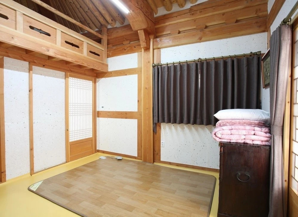 Hwangnam Gotaek Keumseulchae