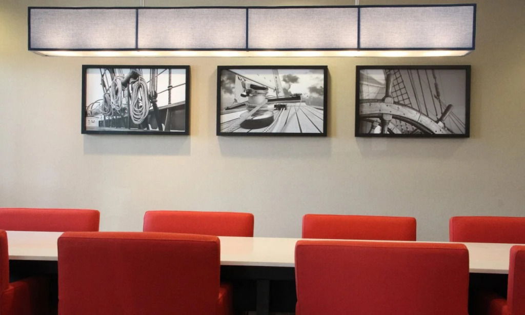 Holiday Inn Express & Suites Riverport Richmond by IHG