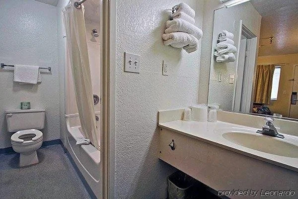 Motel 6 Tampa Downtown