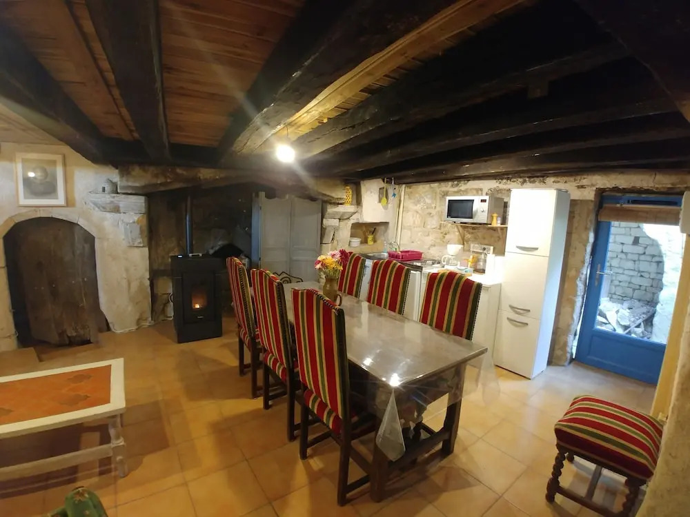 Manoir Le Cristal , Piscine et chambres tempérées