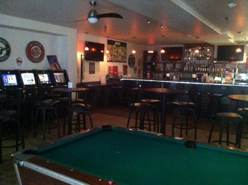 Price Pointe Inn