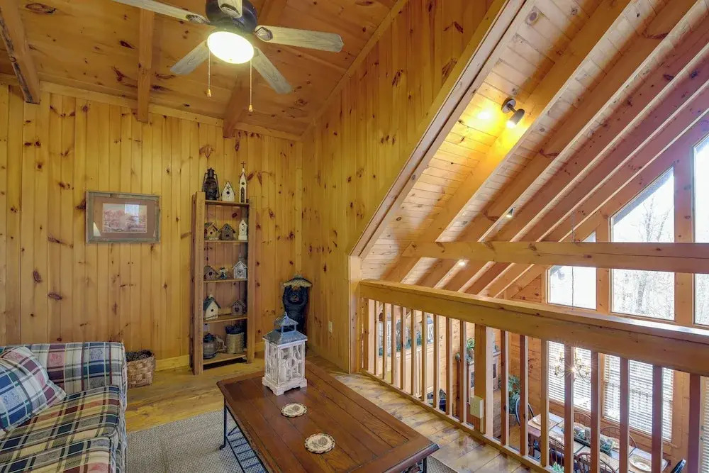 Smoky Mountains Cabin w/ Hot Tub, Deck & Views!