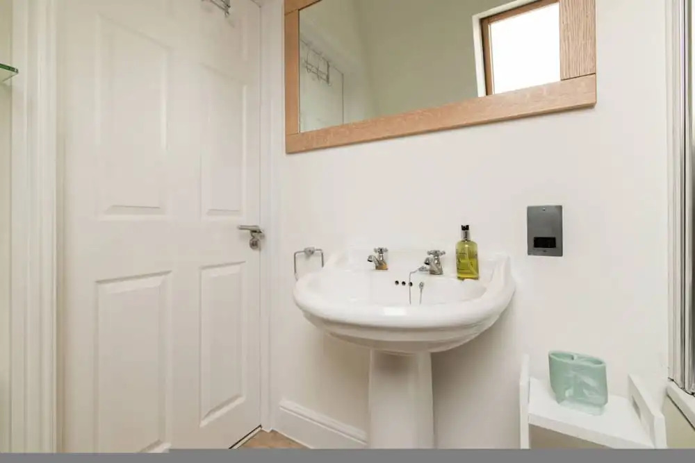 Your Home Away Newly Refurbished 3BR in Wandsworth