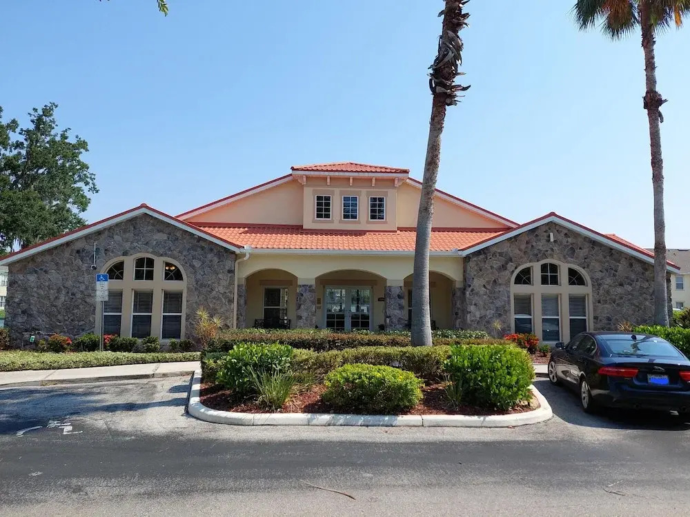Amazing 3/2 Condo, Gated Community at Club Cortile!!