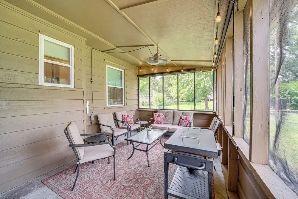 Family-friendly Sand Springs Home ~ 8 Mi to Tulsa!
