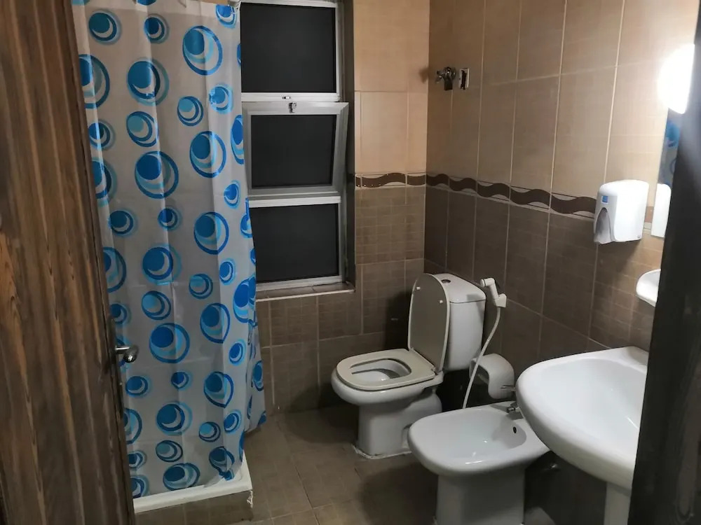 Amnah Apartments