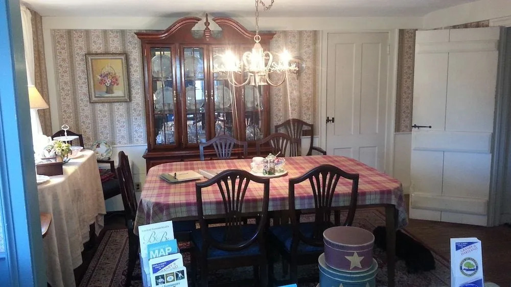 Truman Gillet House B & B