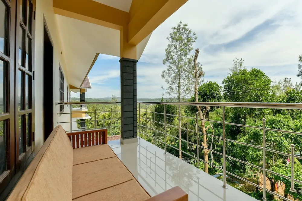 Oyo Home 24016 Serene Stay Sierra Vista