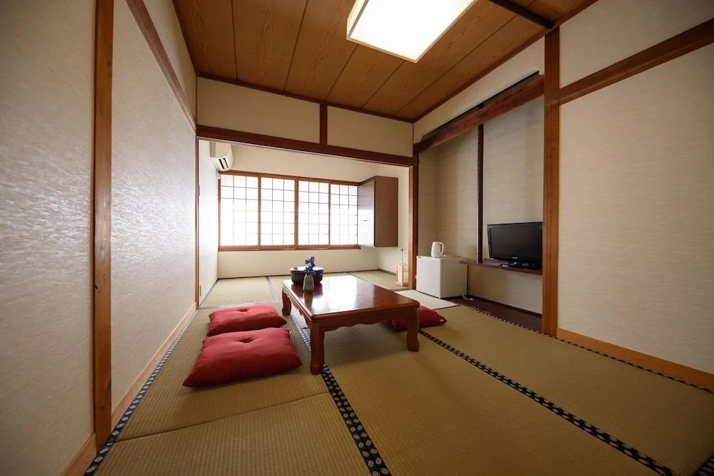 Yufuin Ryokan Okaeri