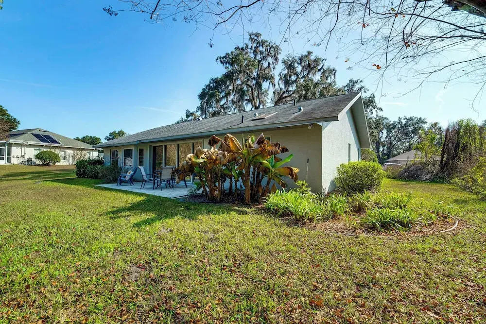 Suntan, Splash & Score: Family Home in Hernando