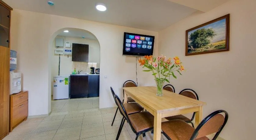 Leto Hostel